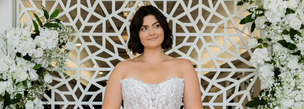 Photo of the model posing on the sofa